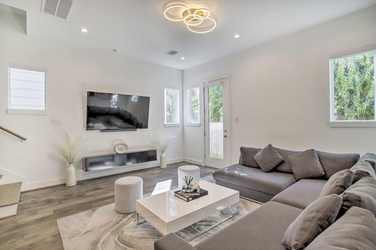 Newly-Built Luxury Galleria Area Townhome! 휴스턴 외부 사진