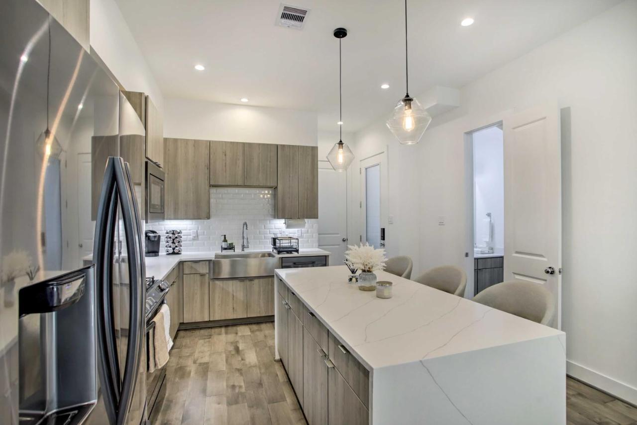 Newly-Built Luxury Galleria Area Townhome! 휴스턴 외부 사진