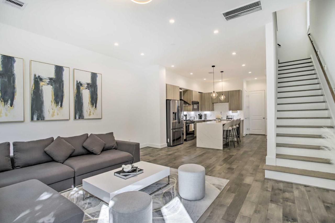 Newly-Built Luxury Galleria Area Townhome! 휴스턴 외부 사진